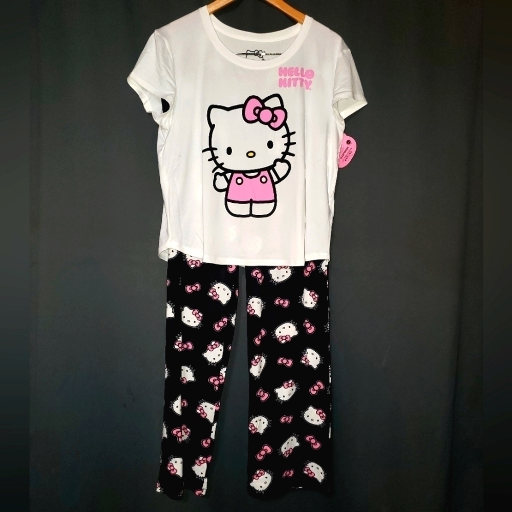 Hello Kitty Sanrio Pajama Set Top and Bottoms NWT